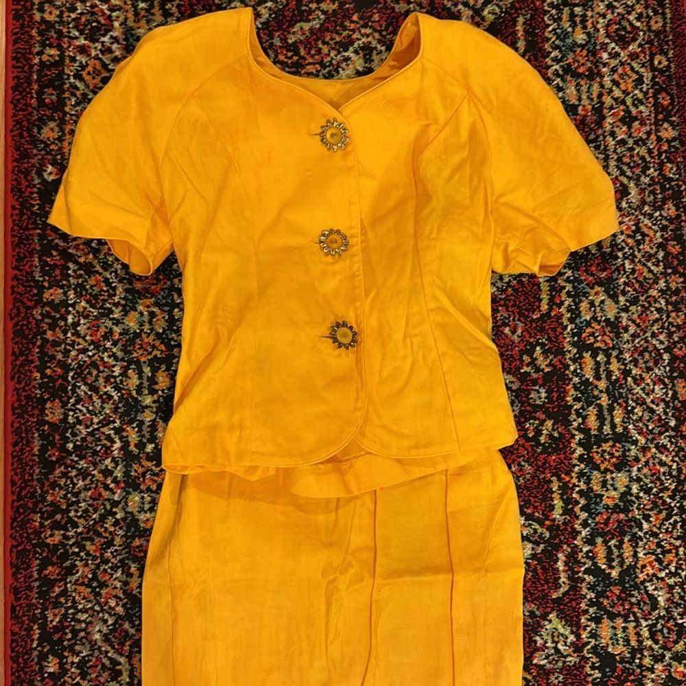 Vintage Leslie Fay Petite Collections Two Piece Skirt Suit Yellow Sun Buttons